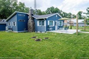 7961 Lakeshore Rd - Photo 1 of 1