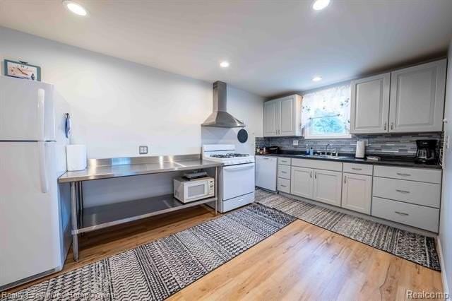 7961 Lakeshore Rd - Photo 4 of 16