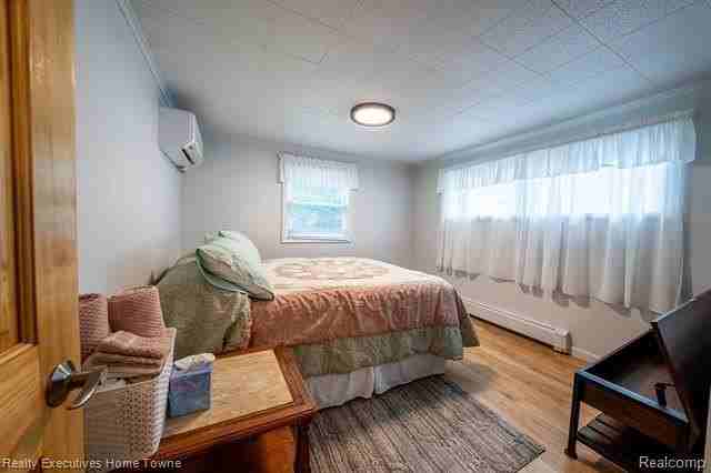 7961 Lakeshore Rd - Photo 7 of 16
