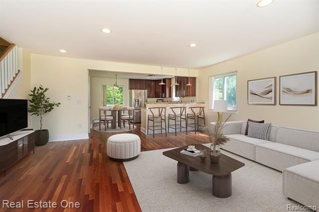 1147 Tienken Ct - Photo 2 of 26