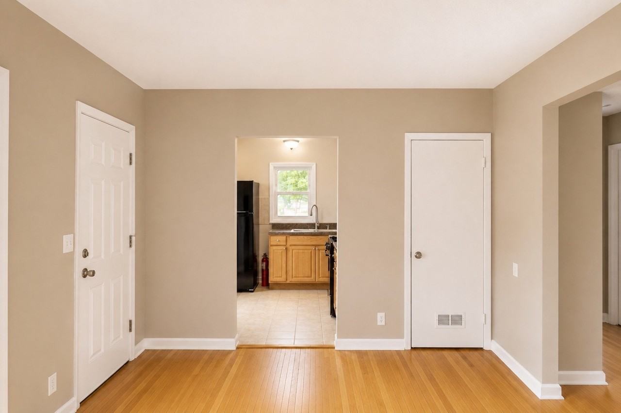 5201 Irving Ave N - Photo 2 of 20