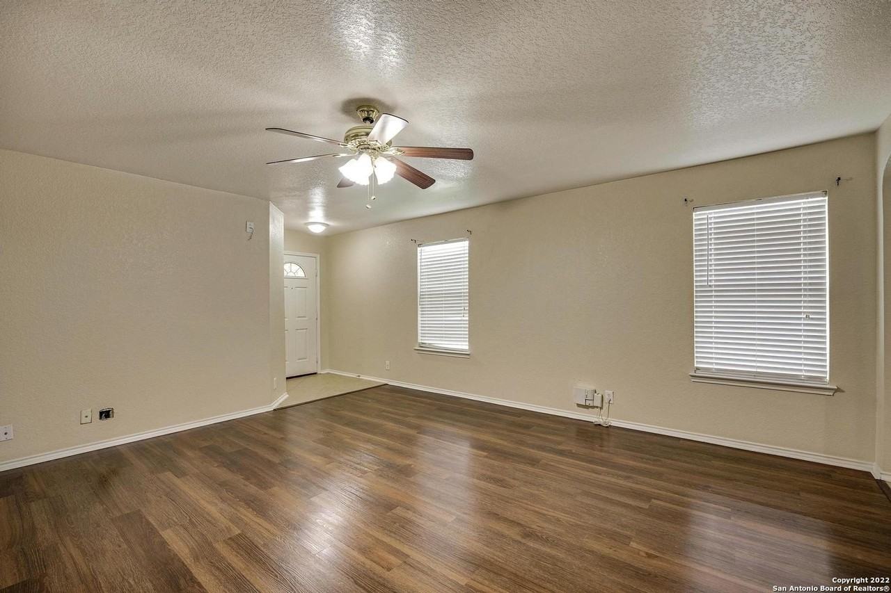 11143 Baffin Oaks - Photo 3 of 21