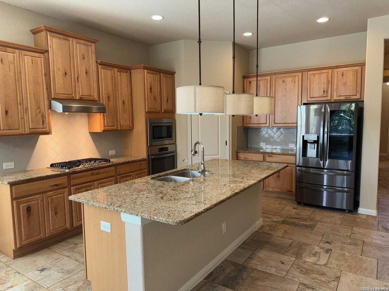 9827 Catell - Photo 6 of 38