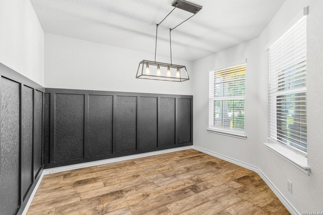 828 River Sta - Photo 3 of 40