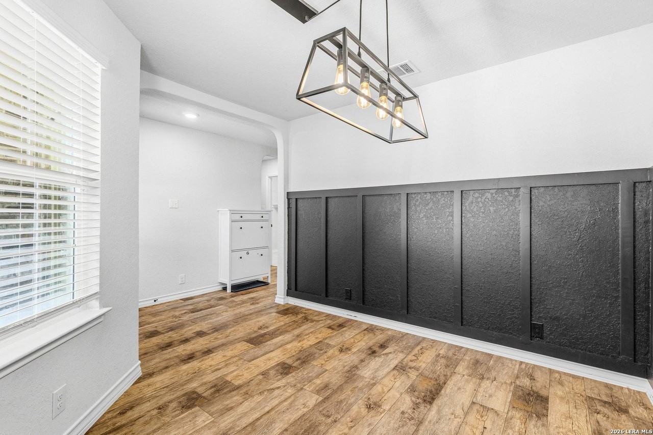828 River Sta - Photo 4 of 40
