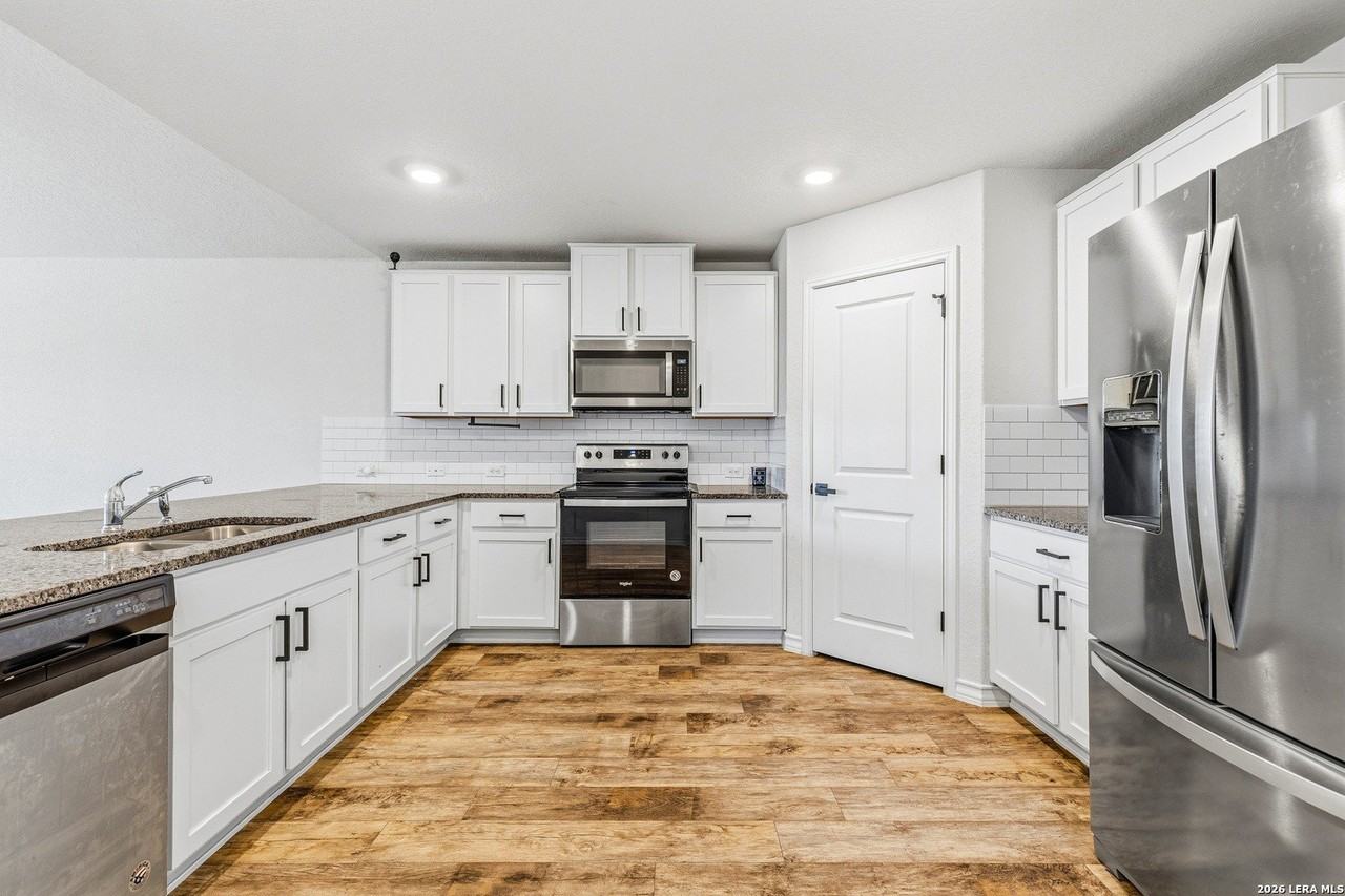 828 River Sta - Photo 6 of 40
