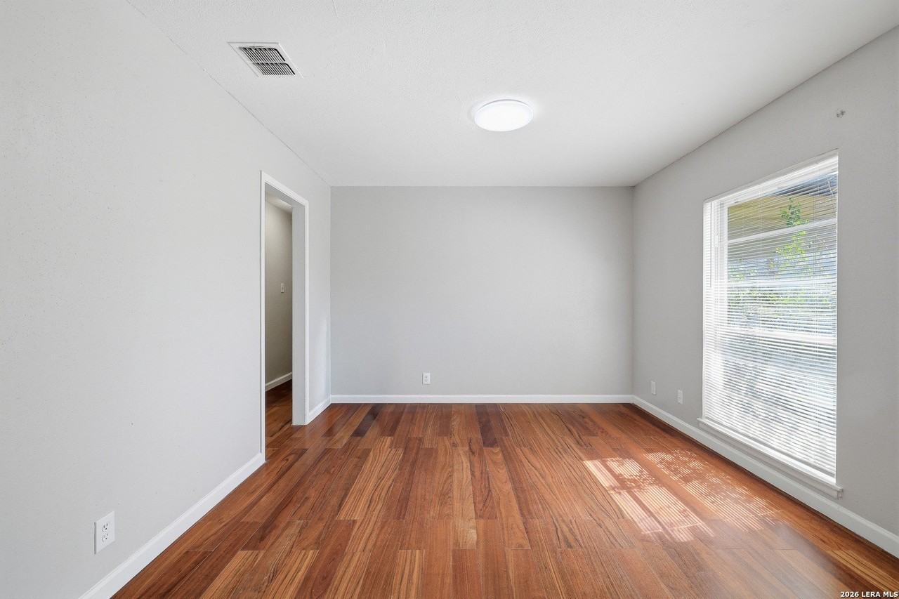 11403 Spring Crest St - Photo 3 of 25