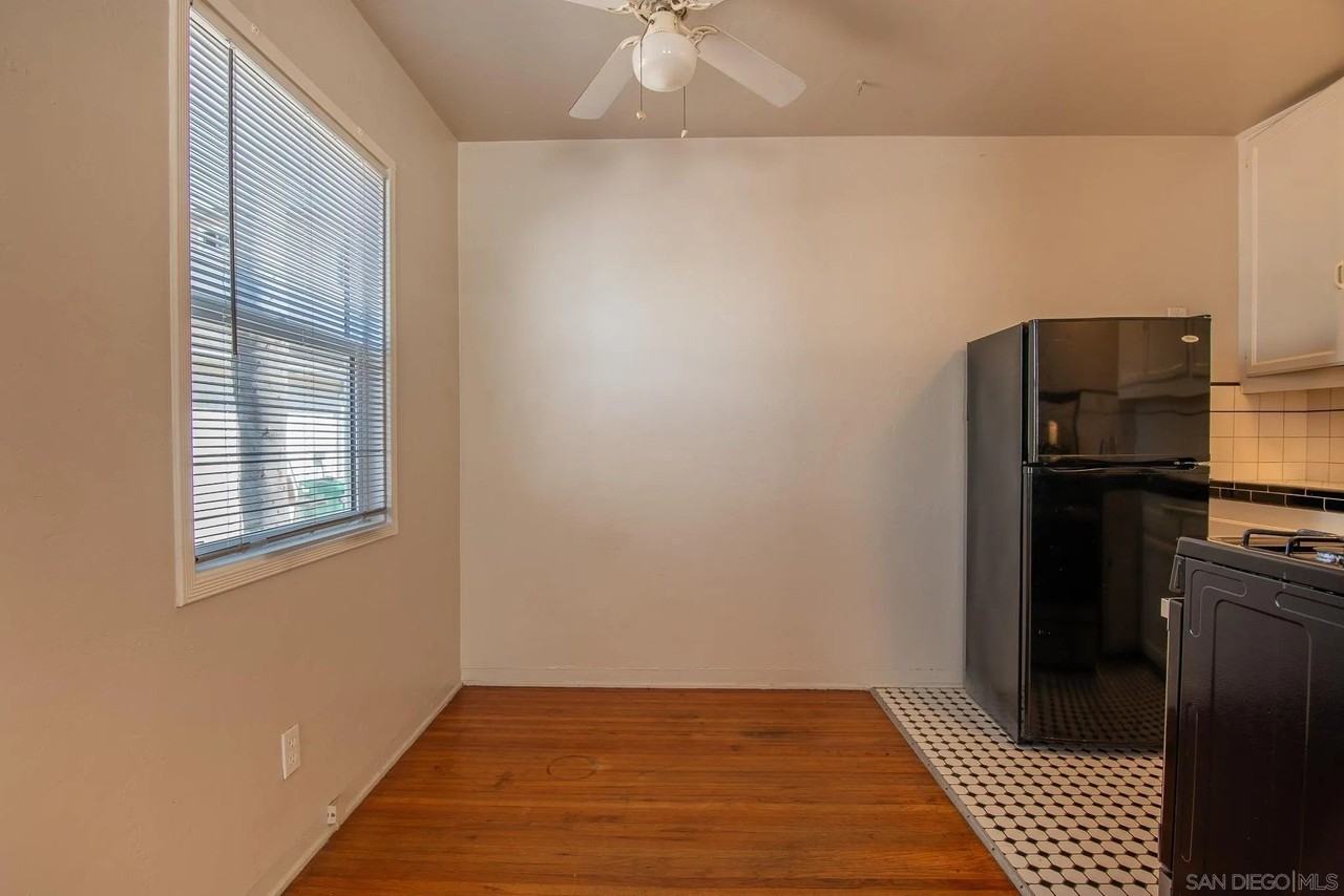 4522 52nd St - Photo 6 of 10