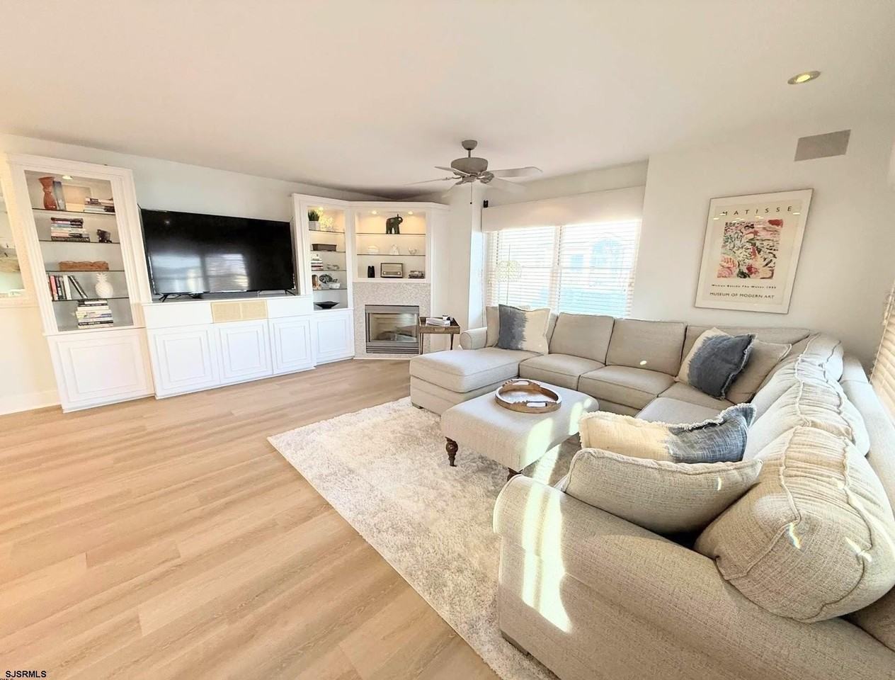 4 S Iroquois Ave - Photo 2 of 12