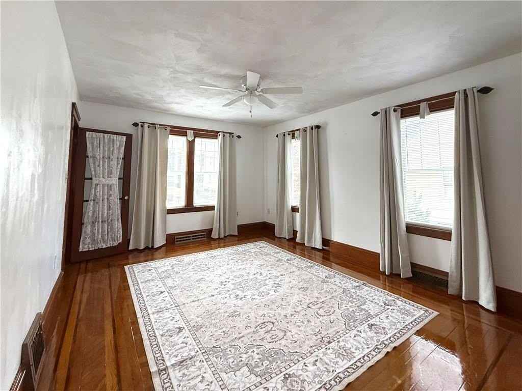 32 Lucas St - Photo 5 of 26
