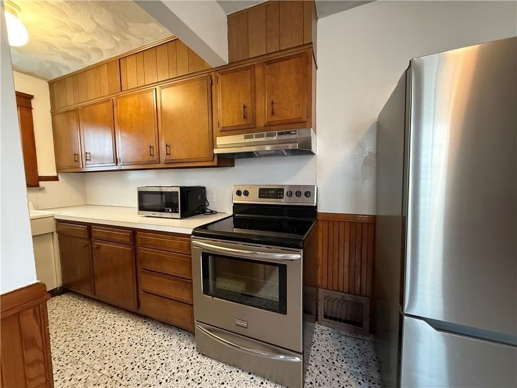 32 Lucas St - Photo 7 of 26