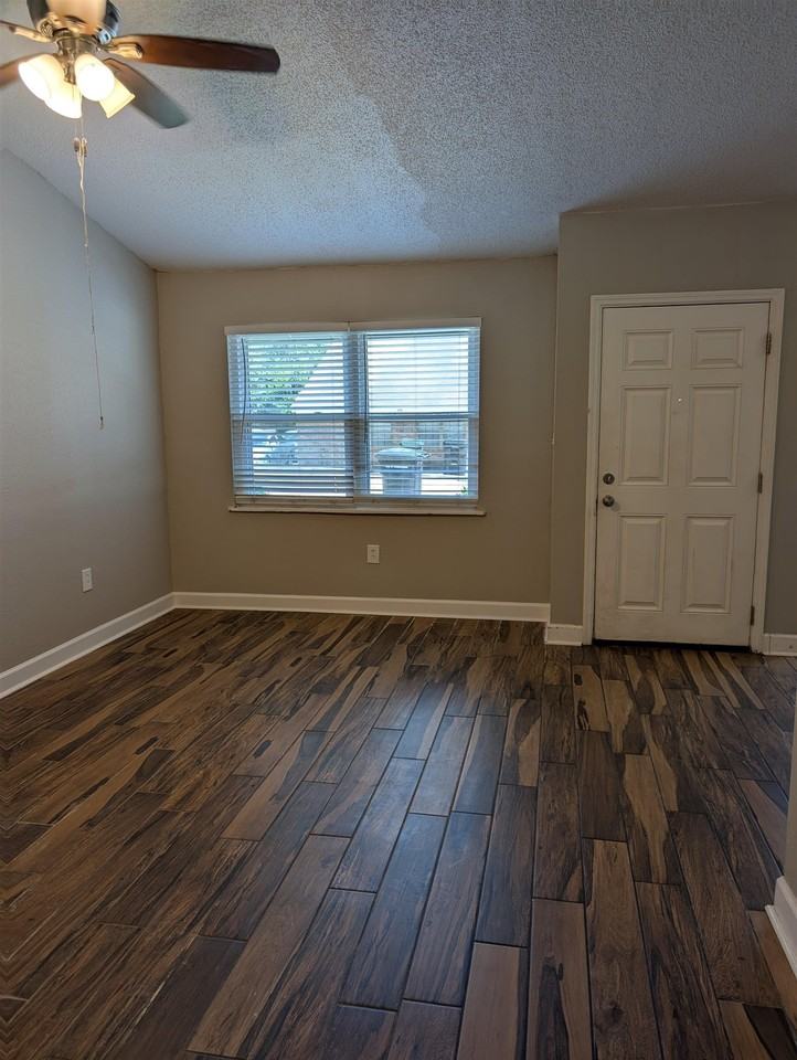 455 Cactus St - Photo 3 of 14