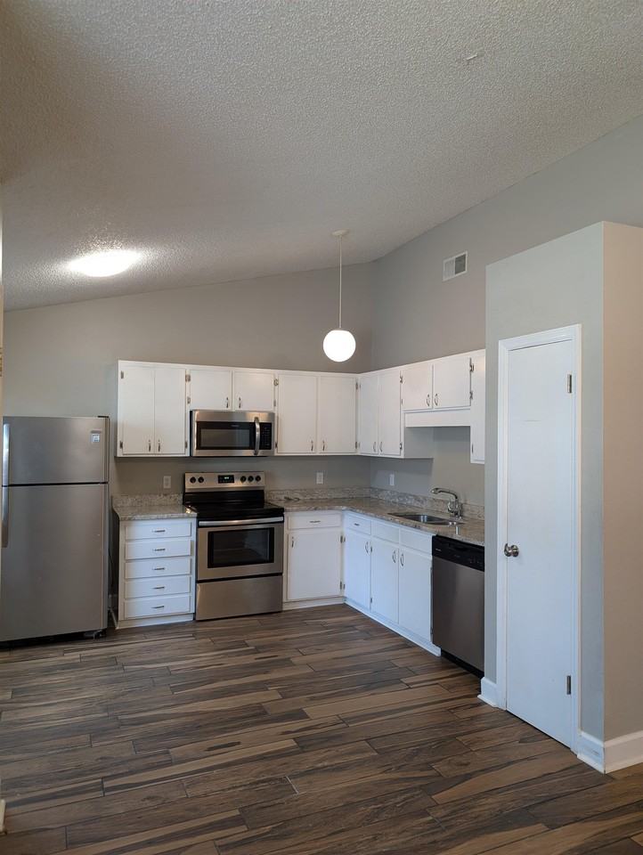 455 Cactus St - Photo 5 of 14