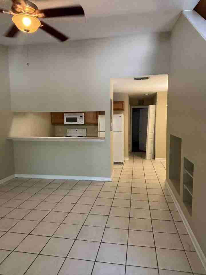 2740 W Tharpe St #105 - Photo 4 of 17