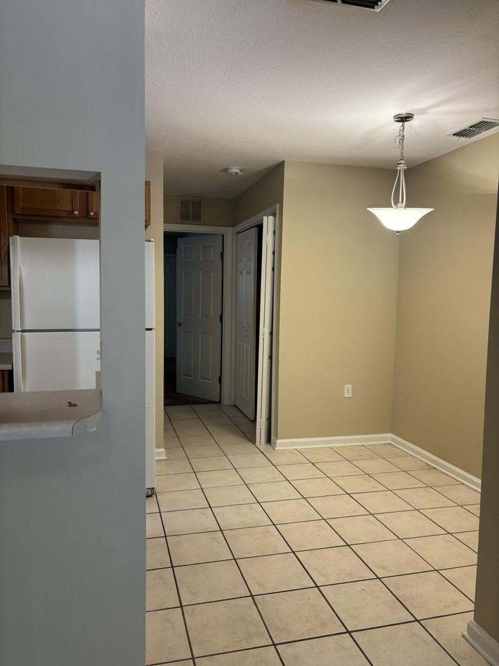 2740 W Tharpe St #105 - Photo 5 of 17