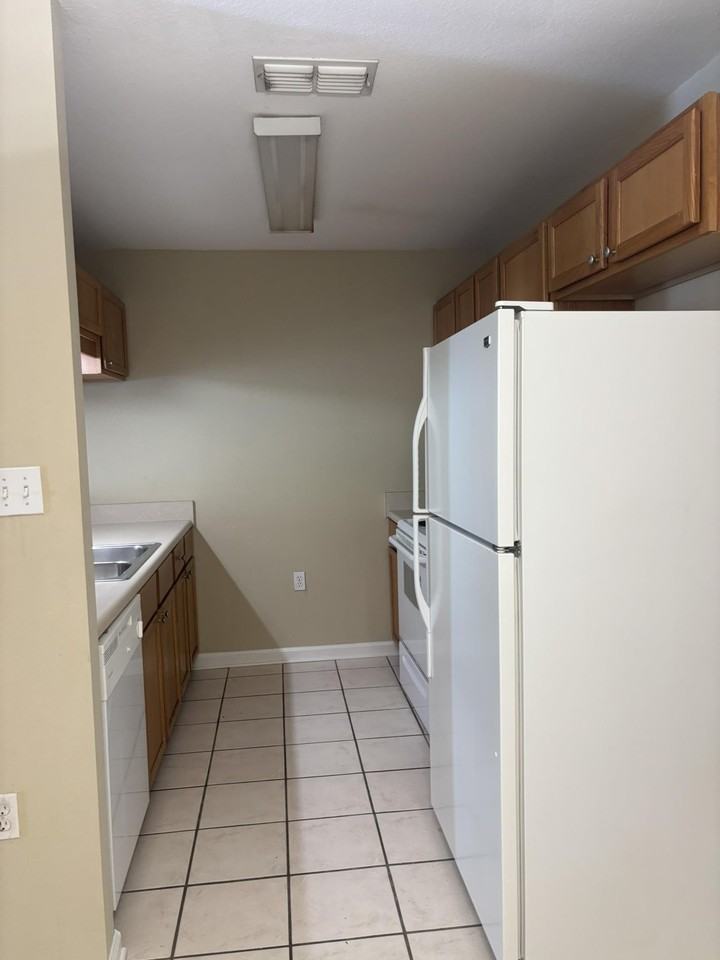 2740 W Tharpe St #105 - Photo 6 of 17