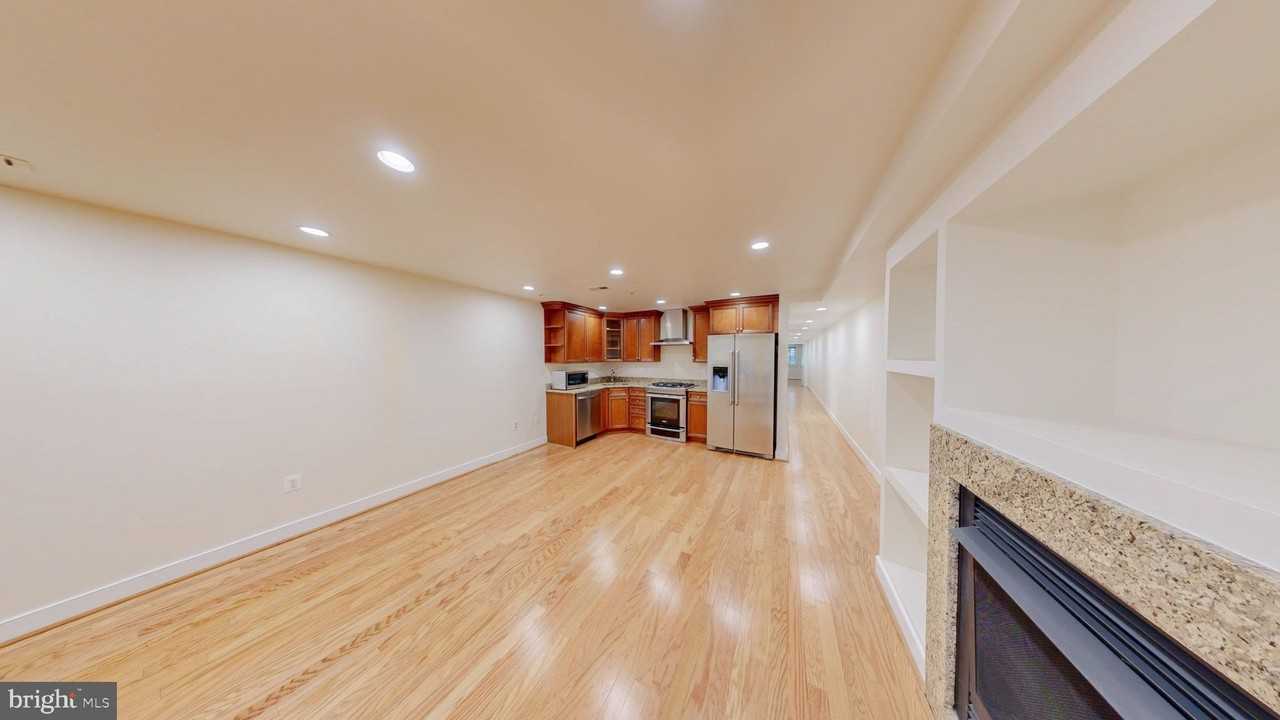 1462 Harvard St Nw #1 - Photo 3 of 13