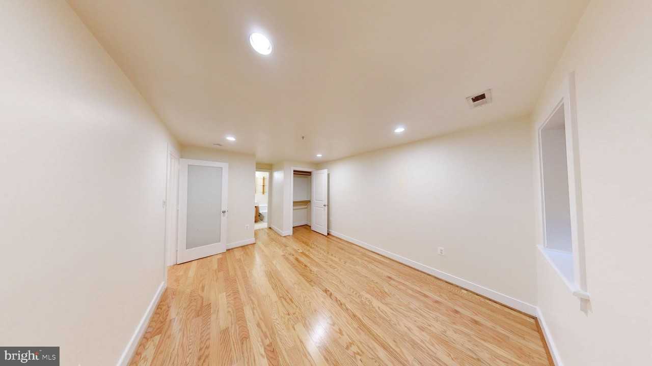 1462 Harvard St Nw #1 - Photo 5 of 13