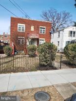 4202 Grant St Ne #302 - Photo 1 of 1