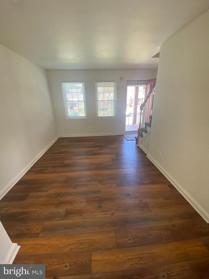 6821 Gough St - Photo 5 of 11