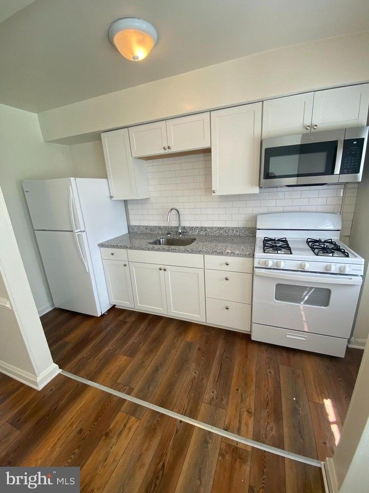 6821 Gough St - Photo 6 of 11