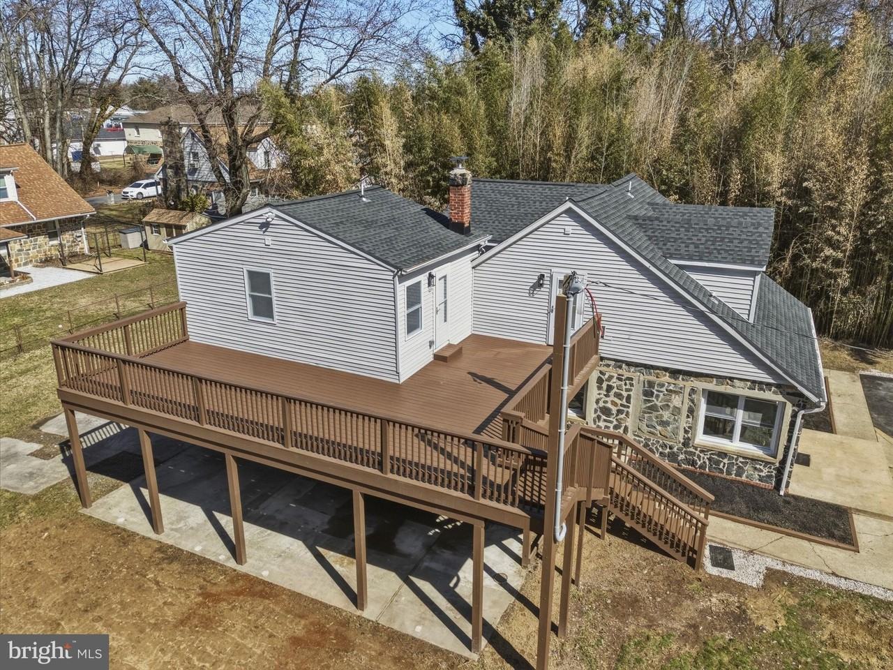 3236 George St - Photo 5 of 32