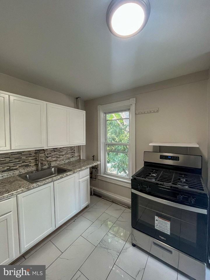 262 Lafayette Ave #2 - Photo 4 of 12