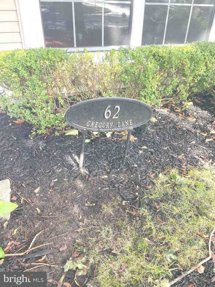 62 Gregory Ln - Photo 2 of 32