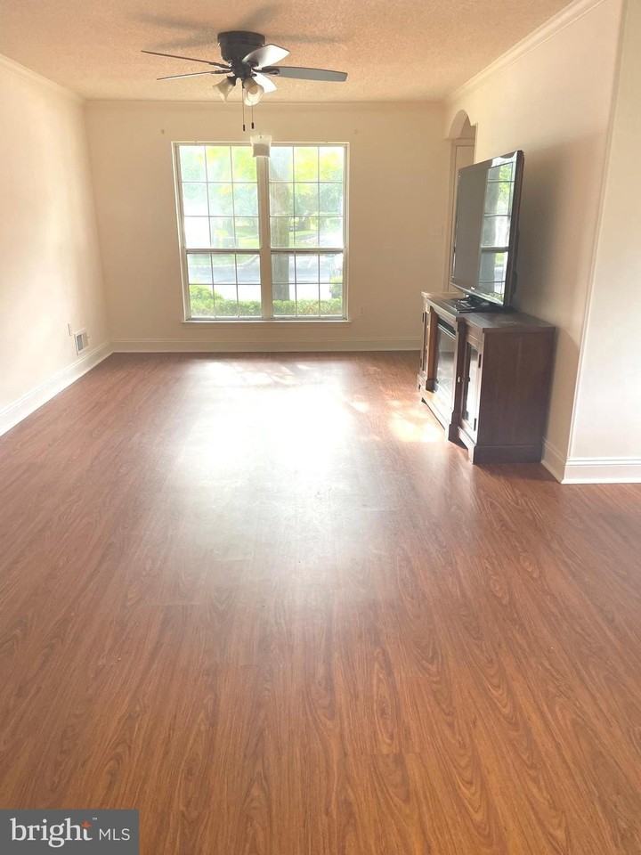 62 Gregory Ln - Photo 3 of 32