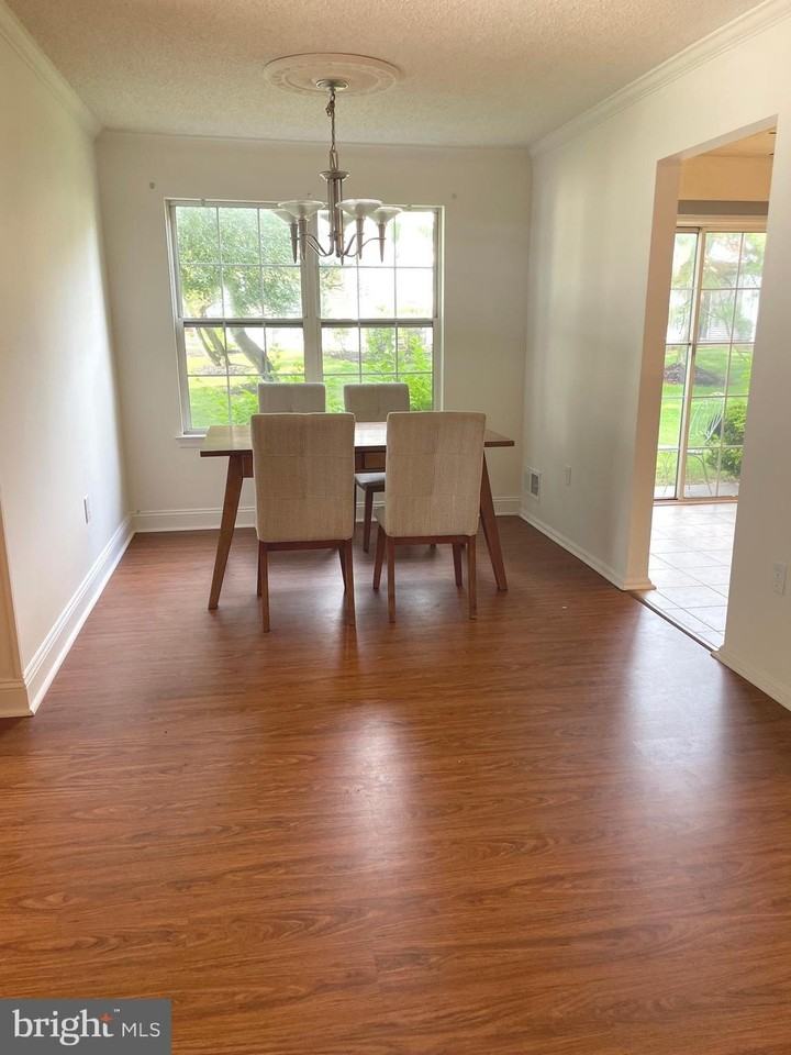 62 Gregory Ln - Photo 5 of 32