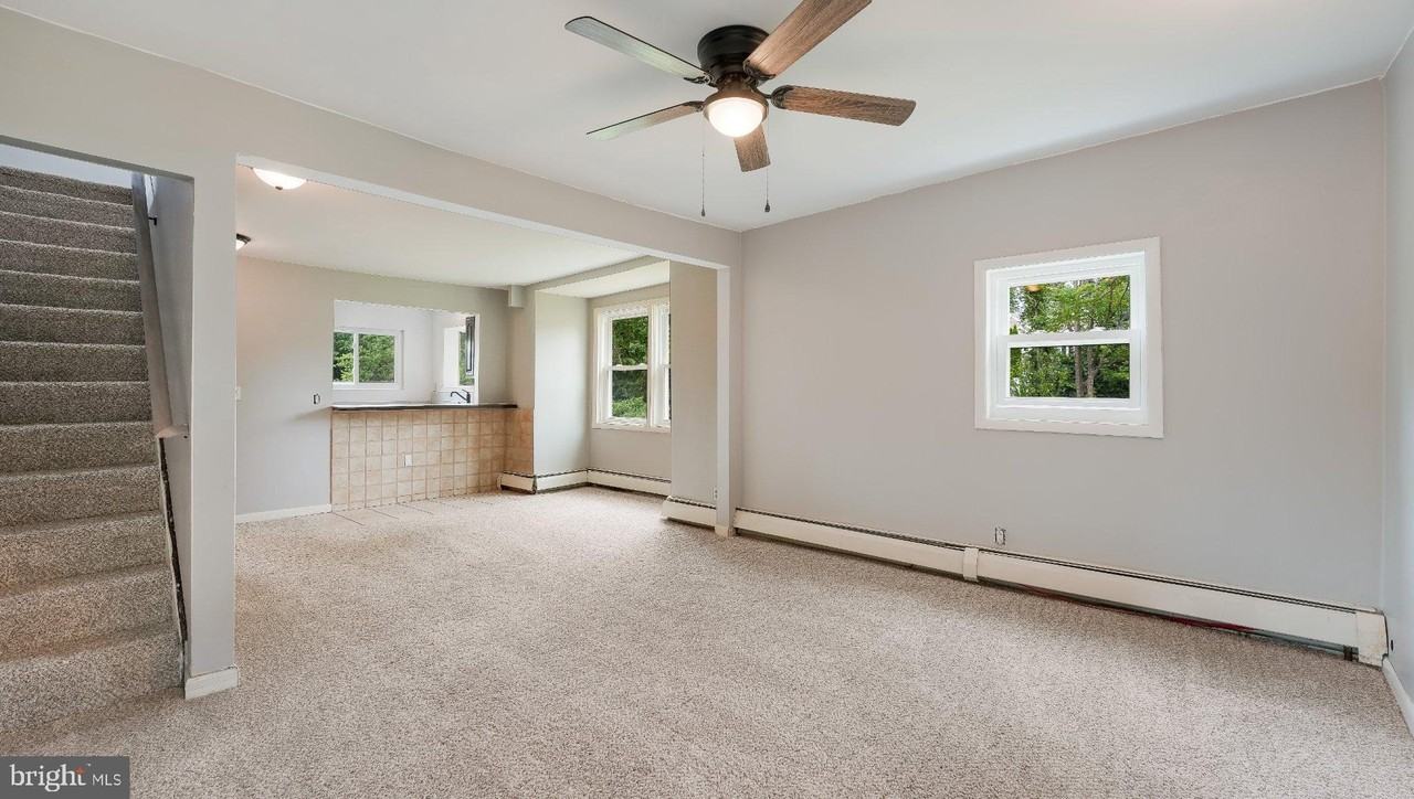 2346 Evergreen Ave - Photo 4 of 22