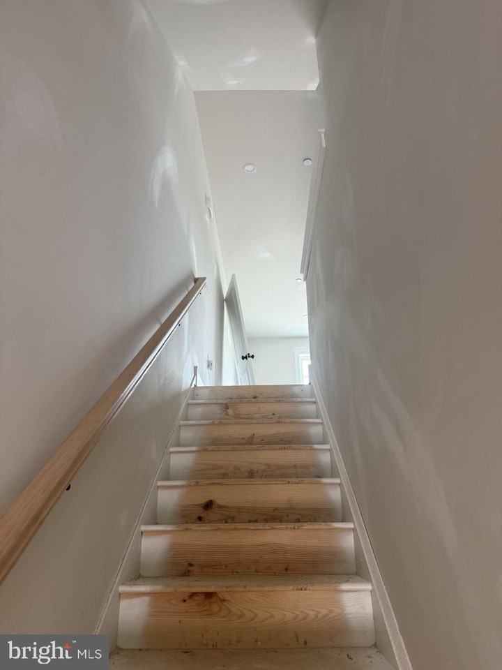 411 WHARTON Street - Photo 7 of 27