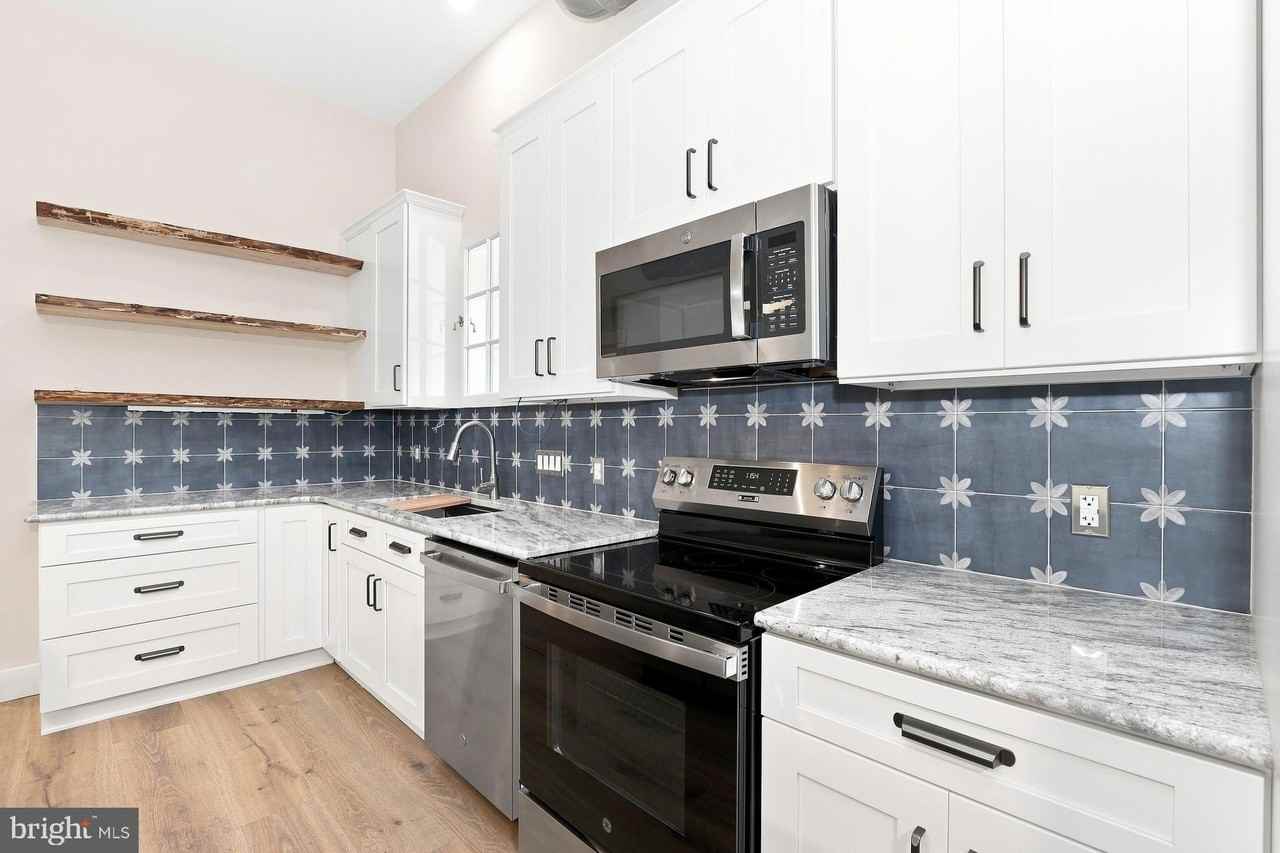 5565 Pennell Rd - Photo 5 of 15