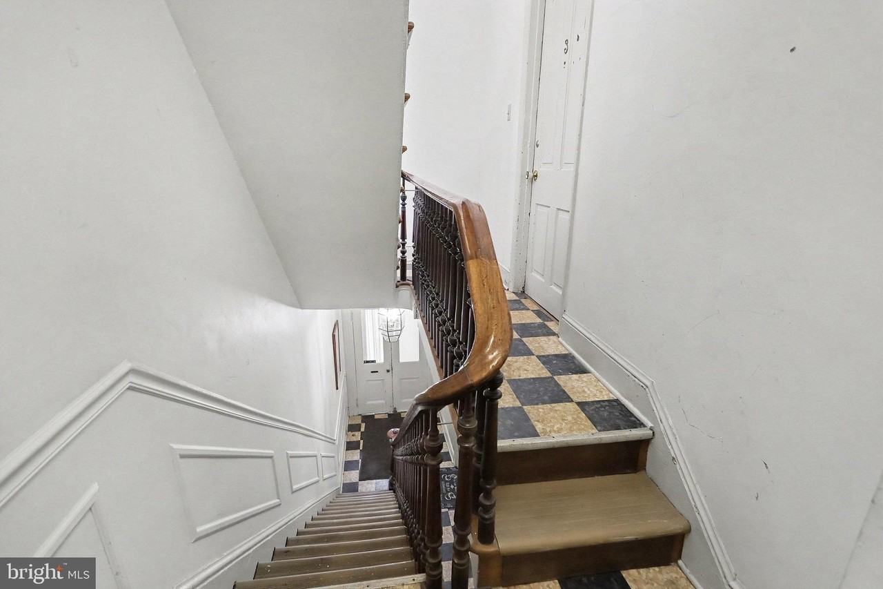 136 E Lemon St #3 - Photo 6 of 19