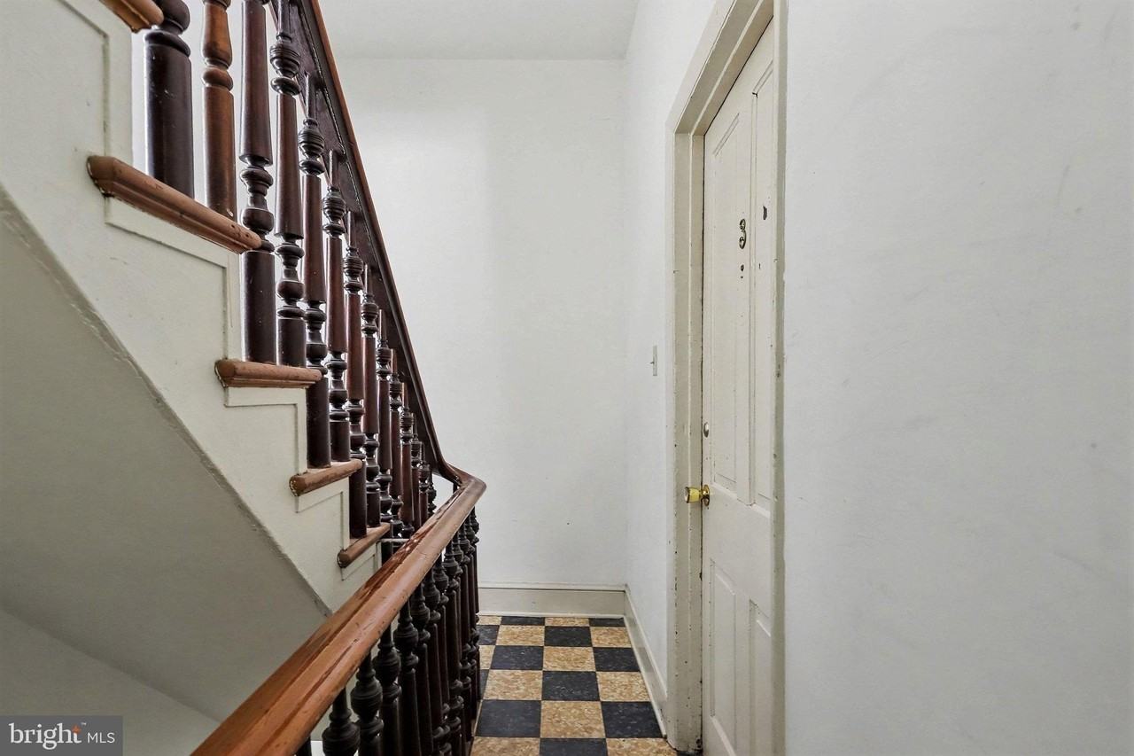 136 E Lemon St #3 - Photo 7 of 19