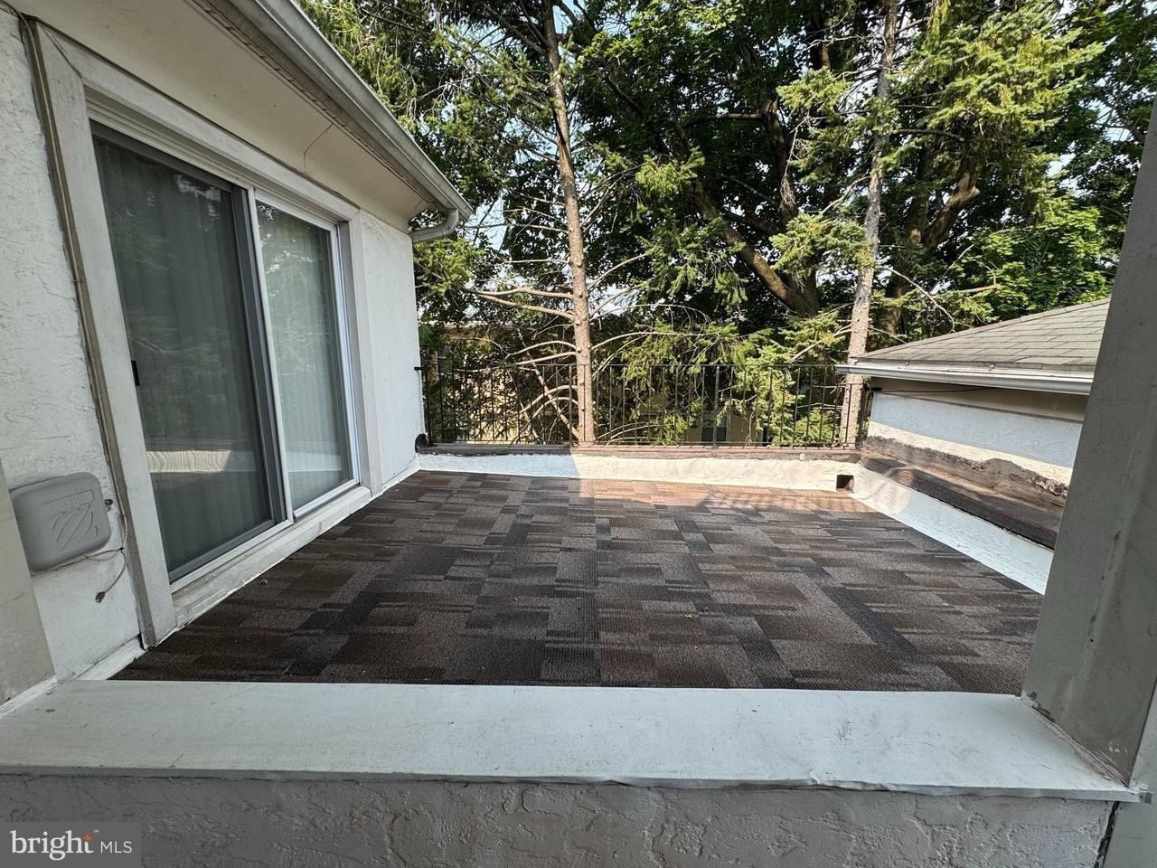 117 Montgomery Ave - Photo 6 of 24