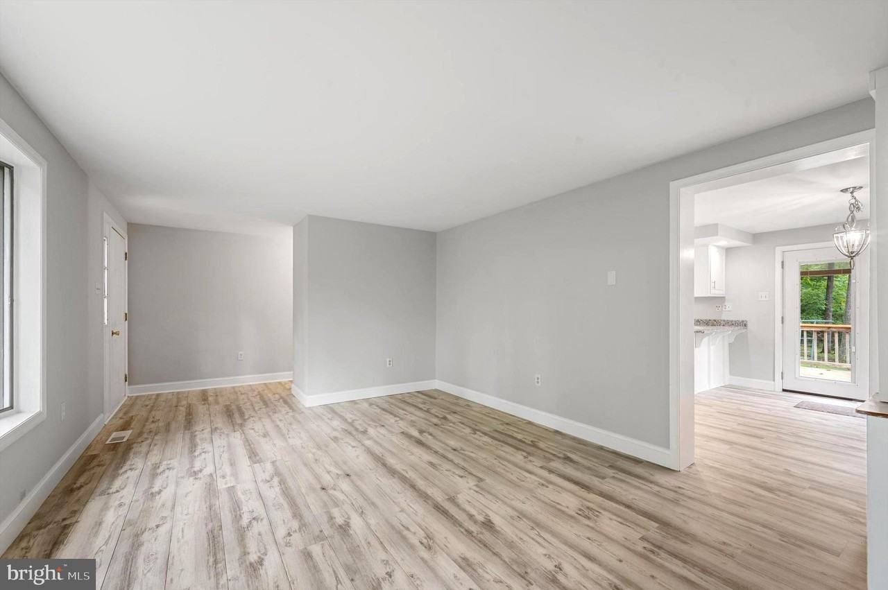 813 Leeds Manor Ln - Photo 5 of 38