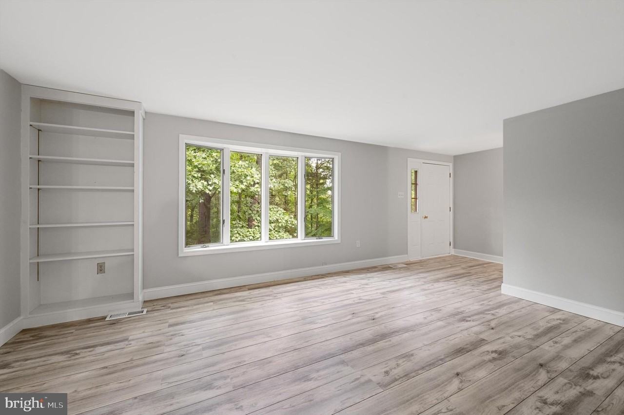 813 Leeds Manor Ln - Photo 6 of 38
