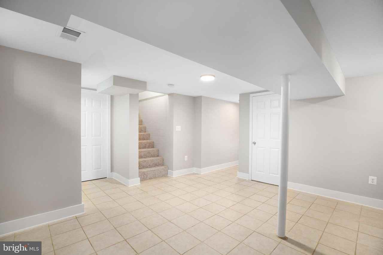 1213 Stafford Ave - Photo 3 of 30