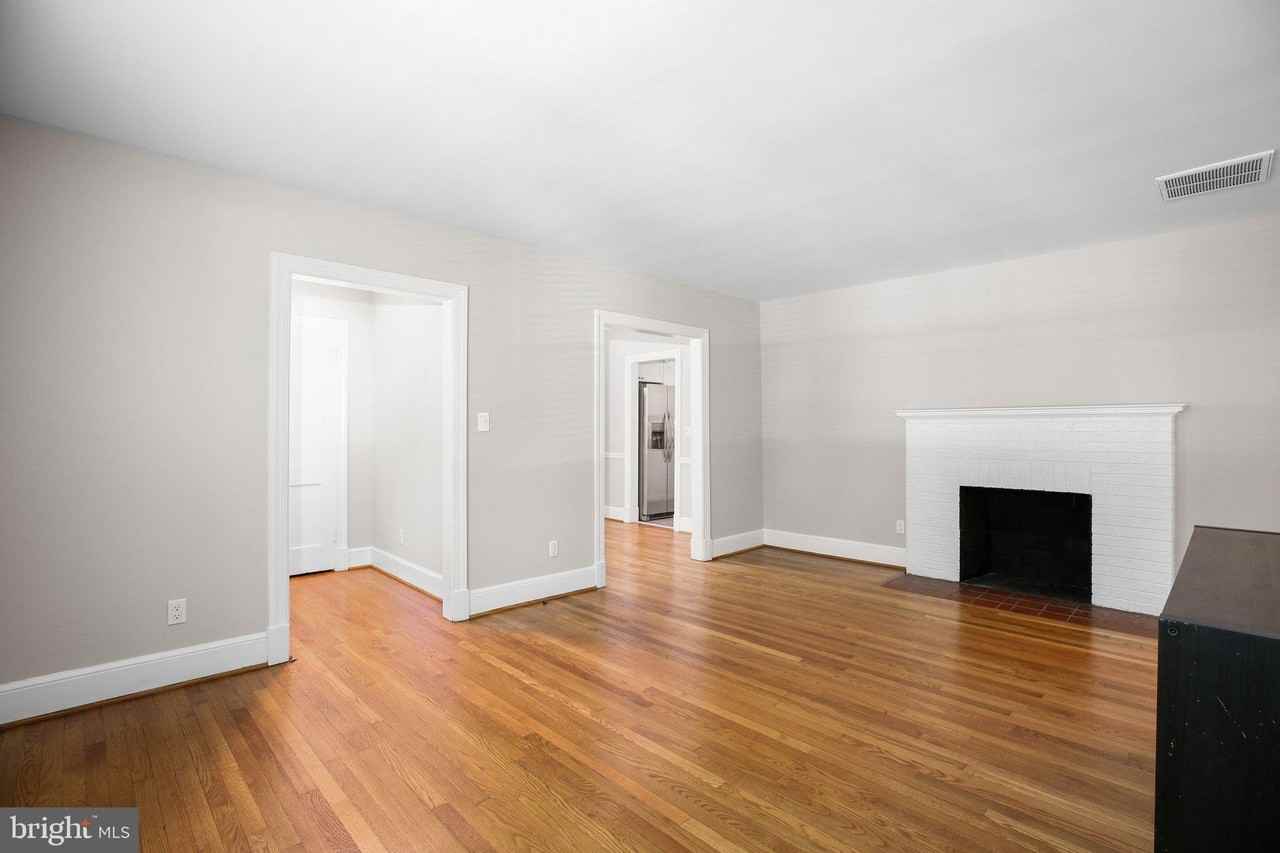 1213 Stafford Ave - Photo 5 of 30