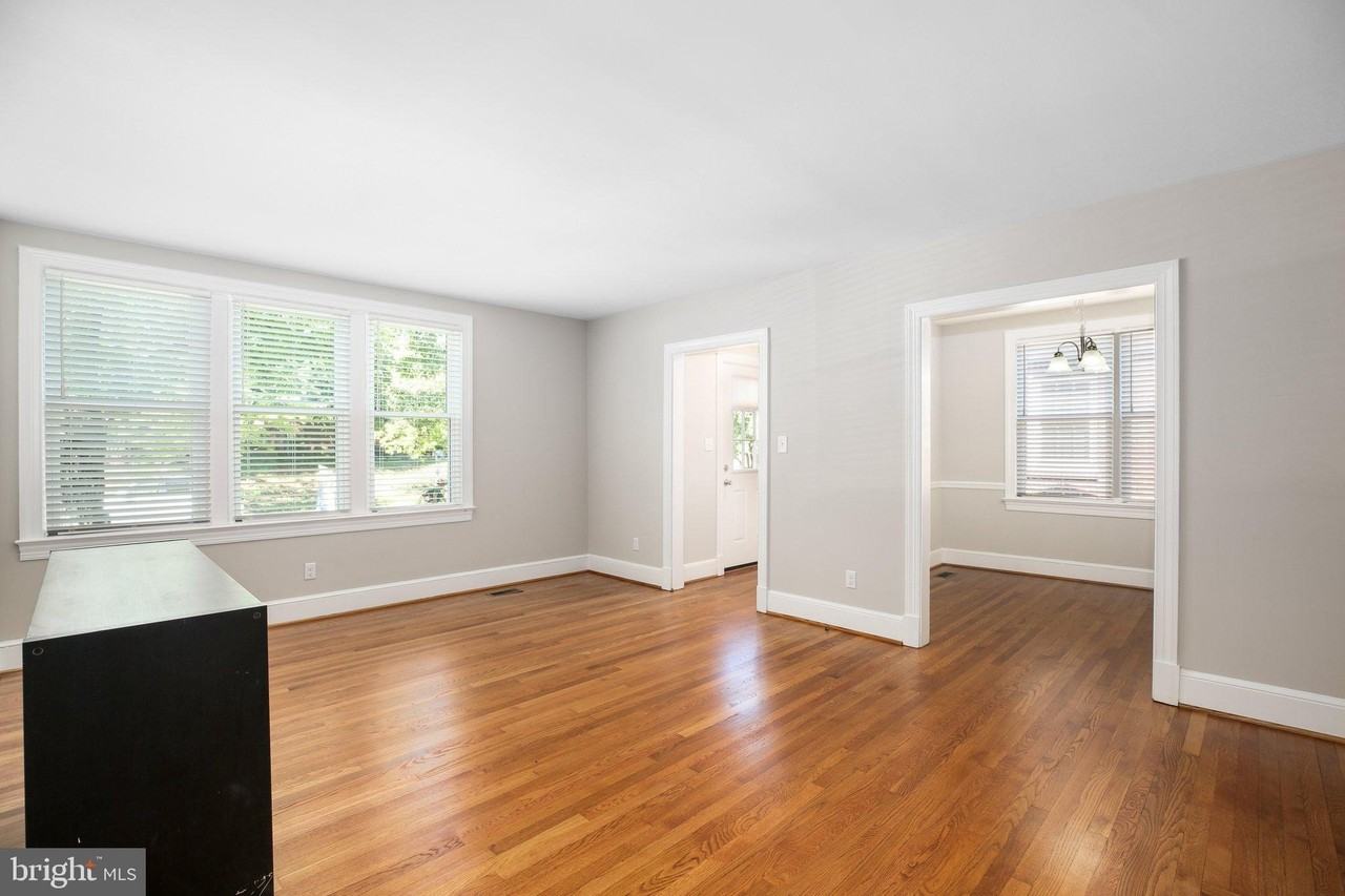 1213 Stafford Ave - Photo 6 of 30