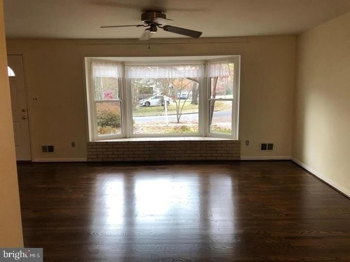 3532 QUEEN Drive - Photo 4 of 7