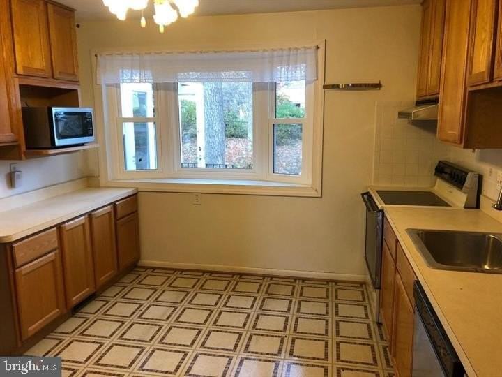3532 QUEEN Drive - Photo 5 of 7