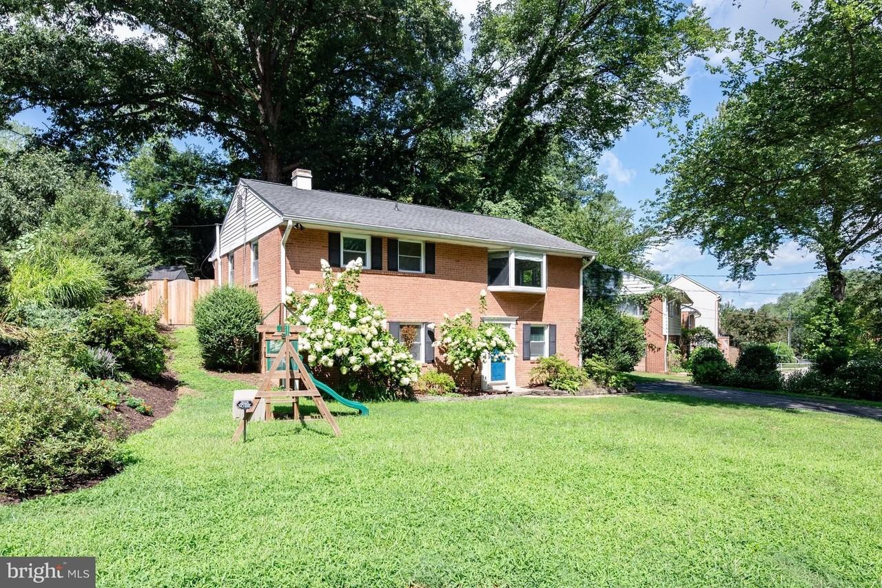 6508 Berkshire Dr - Photo 3 of 50