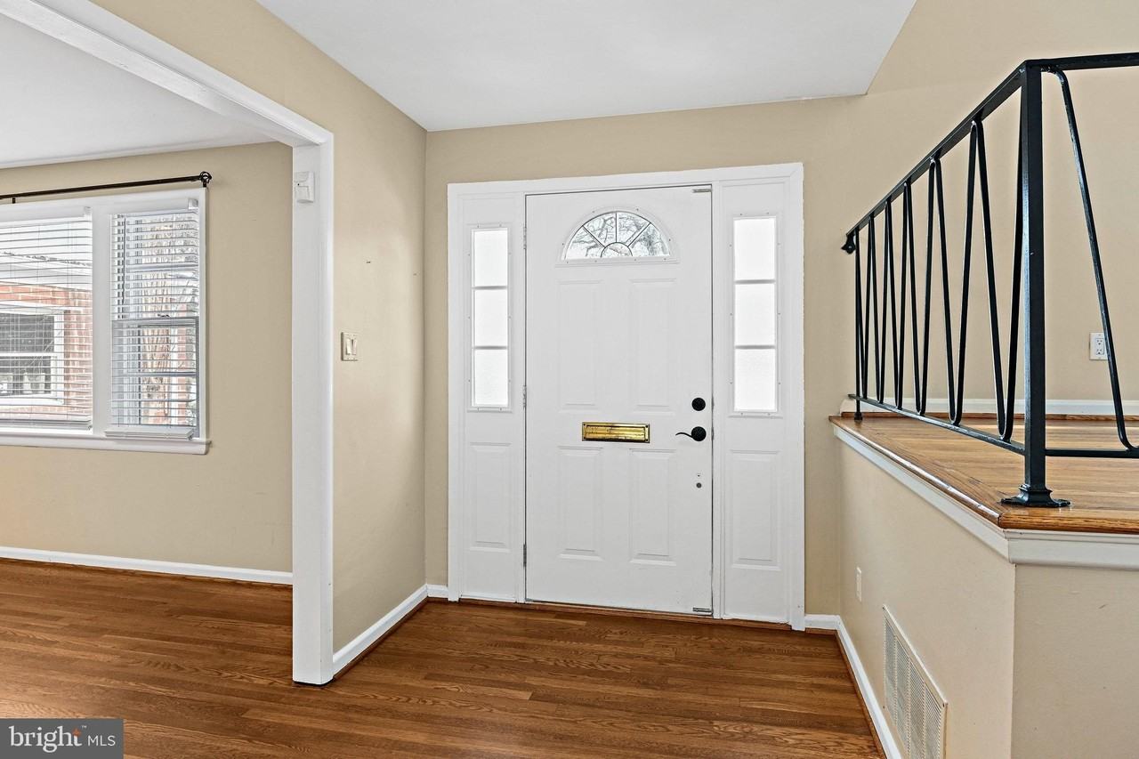 6926 Whitehall Pl - Photo 4 of 50