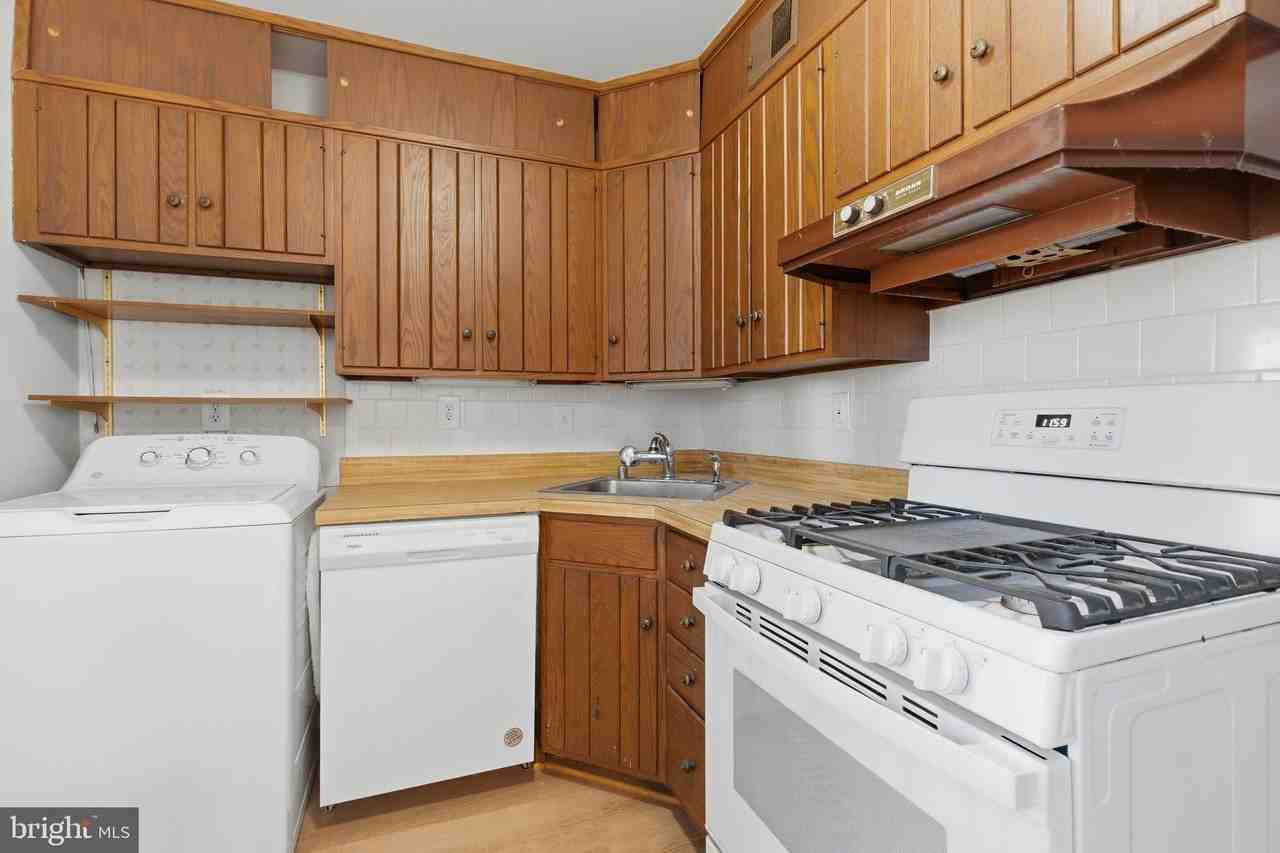 1813 Olmstead Dr - Photo 7 of 22