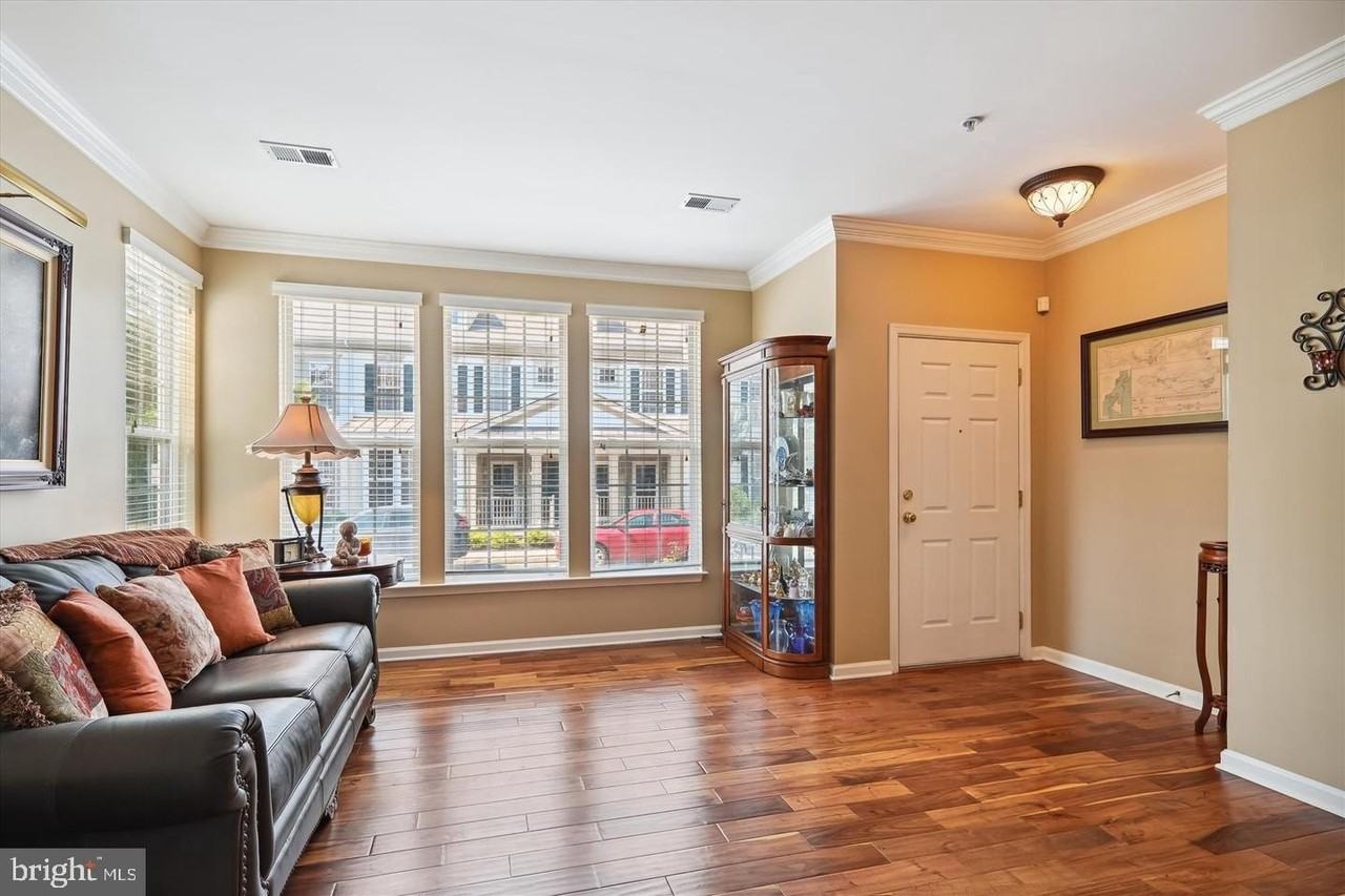 43074 Old Gallivan Ter - Photo 4 of 34