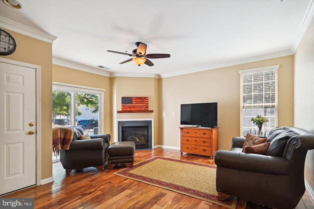 43074 Old Gallivan Ter - Photo 7 of 34