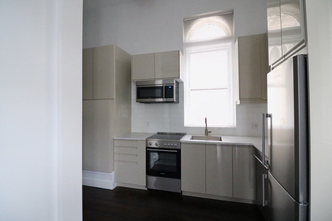 132 Temple St #201 - Photo 3 of 14