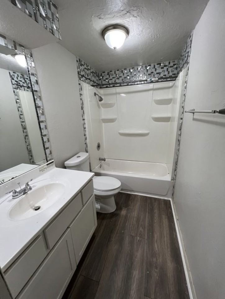 12232 Woodland Hills Dr #1 - Photo 4 of 9